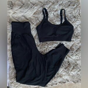 NWOT PowerSoft Set - Seamless Ribbed Sports Bra & High-Waisted 7/8 Joggers